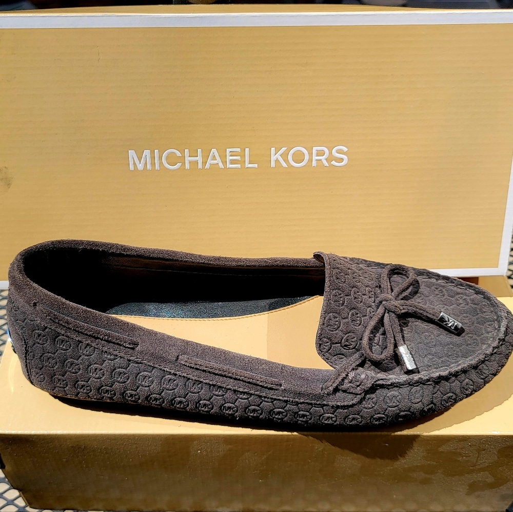 Michael Kors Daisy Gray Embossed suede moccasins size 8 1/2
